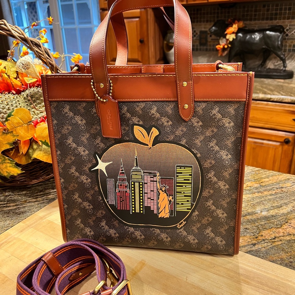 Wonderful fun Coach Field Tote Big Apple